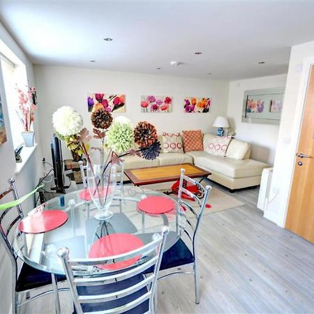 Hotties House - Two-Bed Cottage, Dog-Friendly & Off-Street Parking - Скарборо Екстер'єр фото