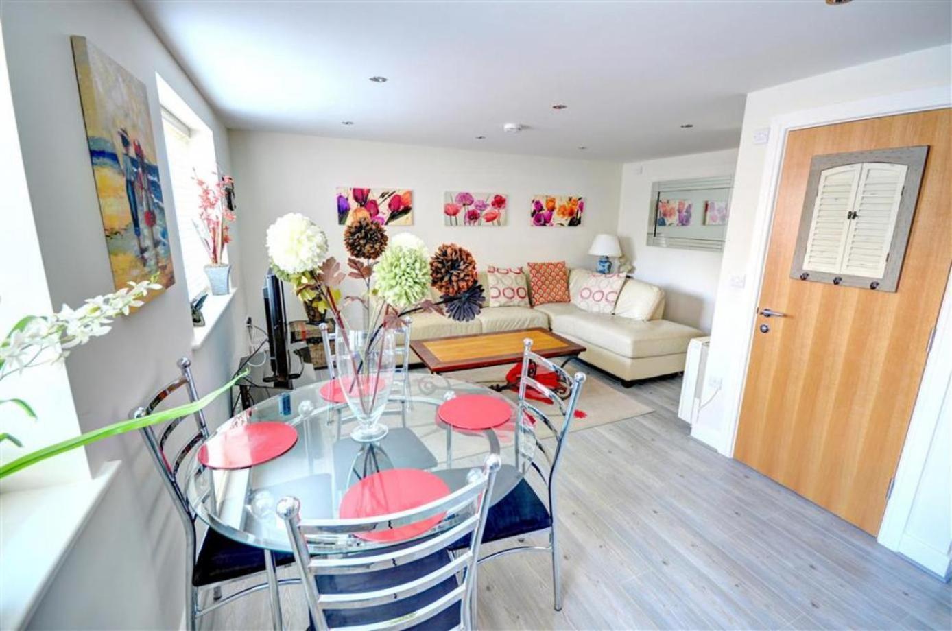 Hotties House - Two-Bed Cottage, Dog-Friendly & Off-Street Parking - Скарборо Екстер'єр фото