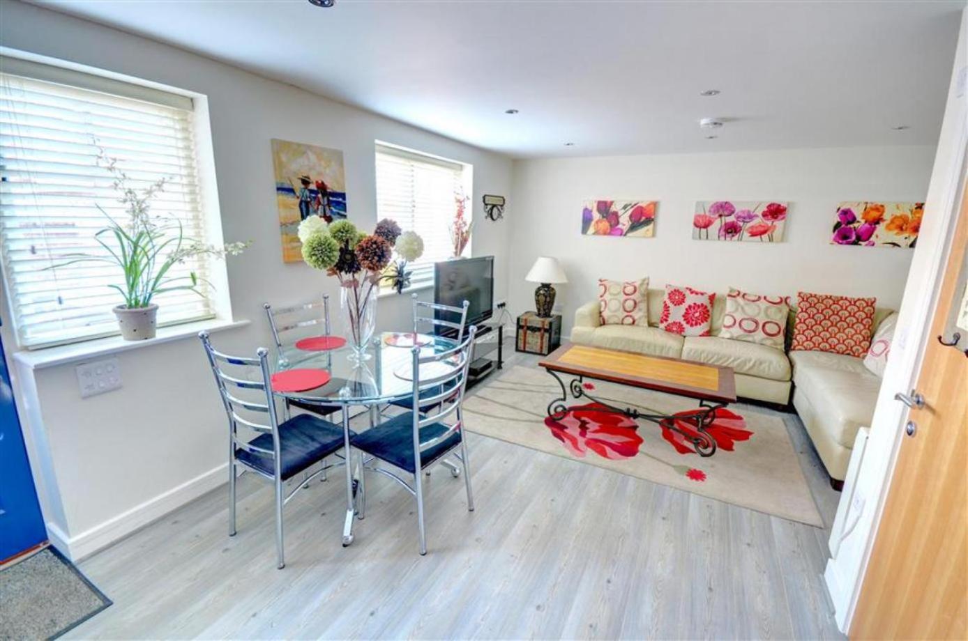 Hotties House - Two-Bed Cottage, Dog-Friendly & Off-Street Parking - Скарборо Екстер'єр фото