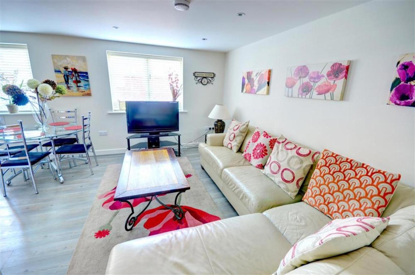 Hotties House - Two-Bed Cottage, Dog-Friendly & Off-Street Parking - Скарборо Екстер'єр фото